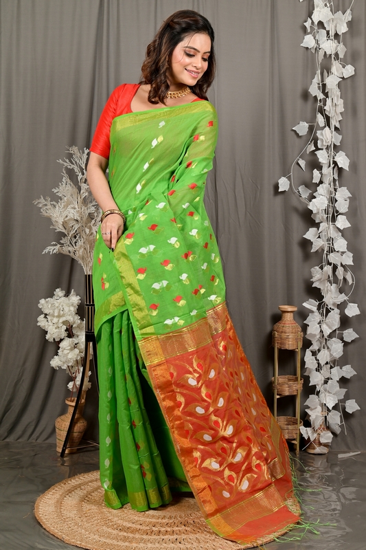 Green Red Cotton Blend Dhrum Hand Loom Saree (2990)